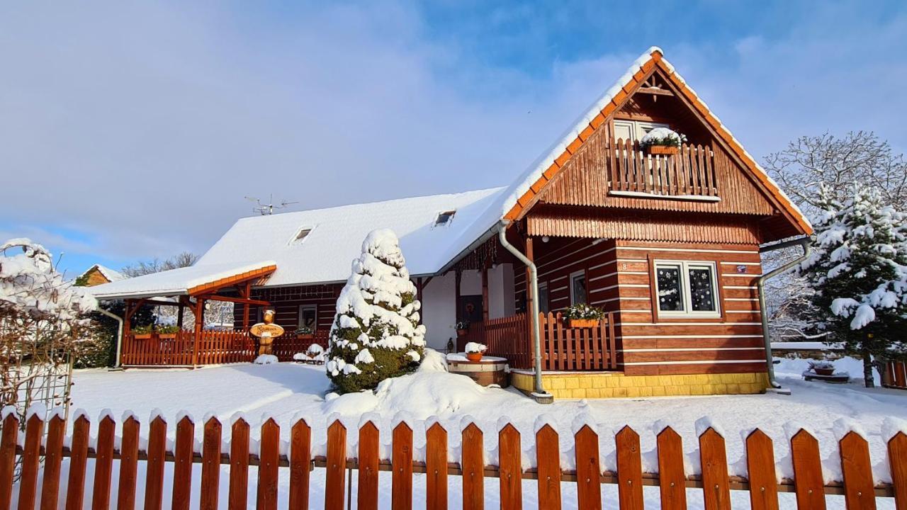 Roubenka Rozkos Villa Nové Město nad Metují Exterior foto