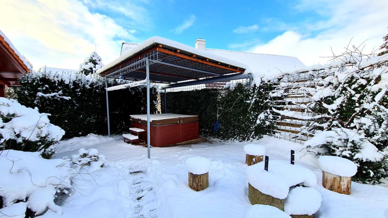 Roubenka Rozkos Villa Nové Město nad Metují Exterior foto