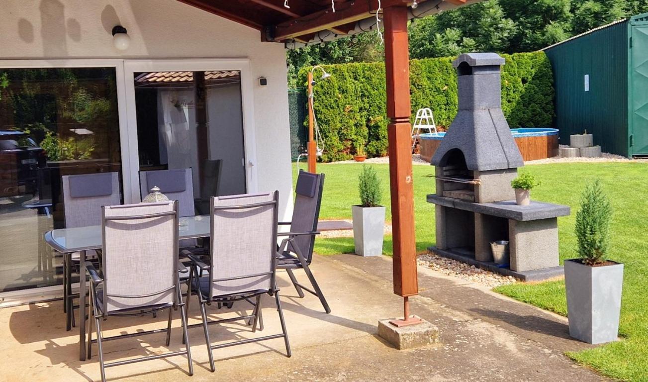Roubenka Rozkos Villa Nové Město nad Metují Exterior foto
