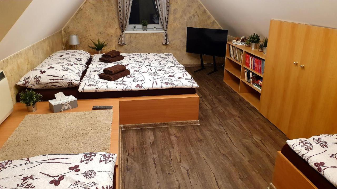 Roubenka Rozkos Villa Nové Město nad Metují Exterior foto