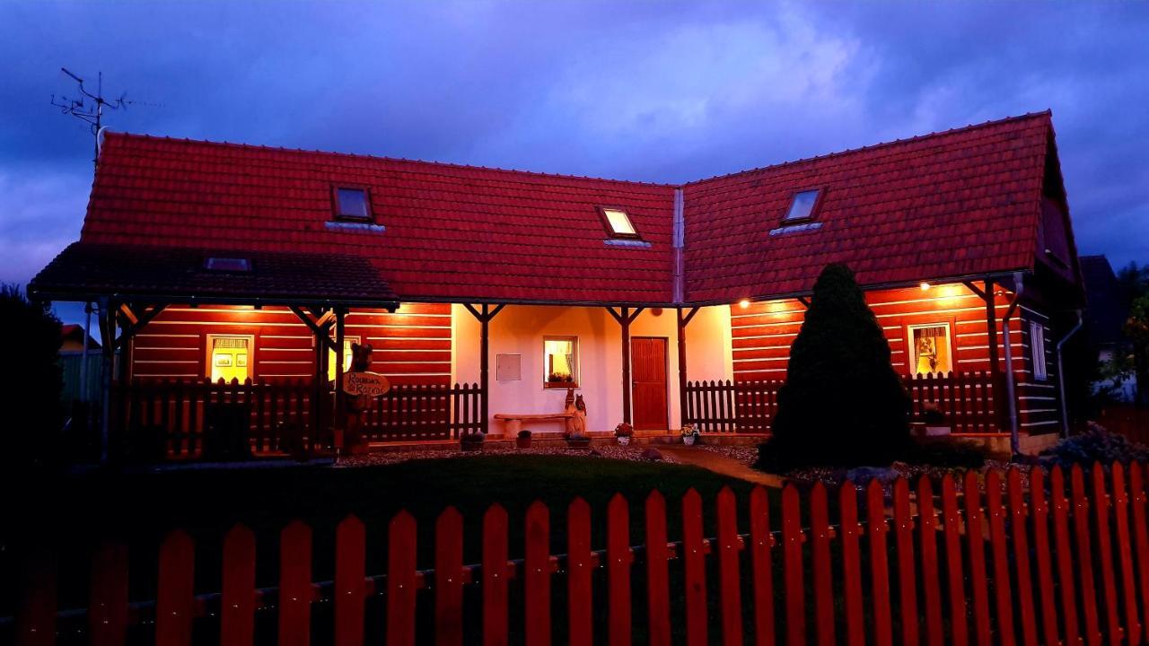 Roubenka Rozkos Villa Nové Město nad Metují Exterior foto