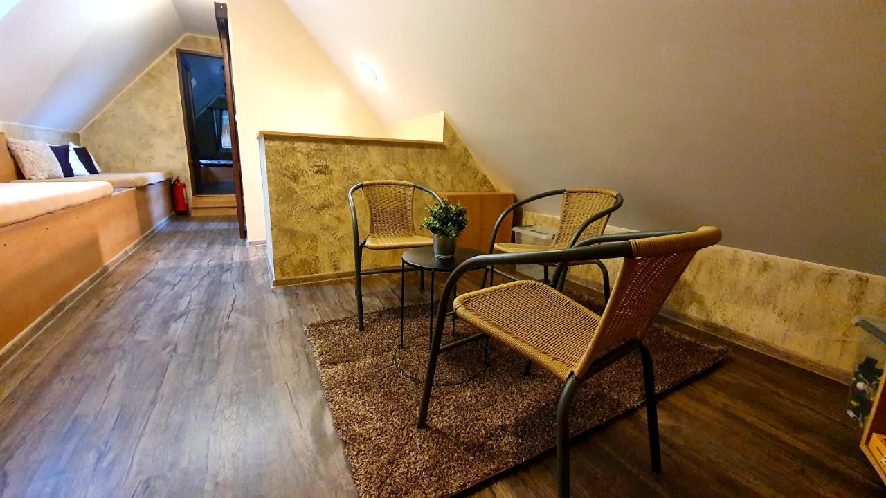 Roubenka Rozkos Villa Nové Město nad Metují Exterior foto